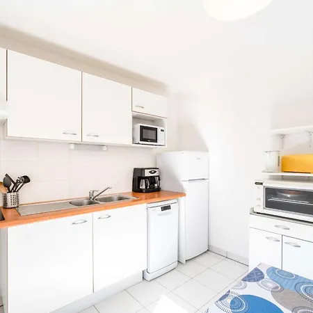 En Duplex Dans Avec Piscine A Plage Pour 5 Personnes דירה *
