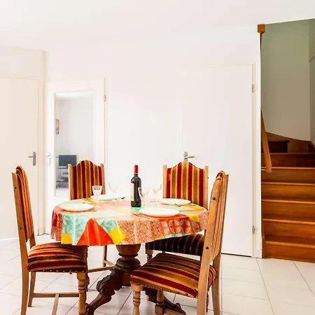 En Duplex Dans Avec Piscine A Plage Pour 5 Personnes דירה *