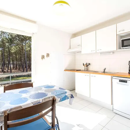 En Duplex Dans Avec Piscine A Plage Pour 5 Personnes