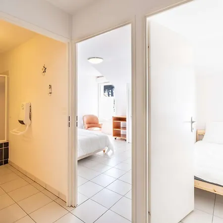 En Duplex Dans Avec Piscine A Plage Pour 5 Personnes *