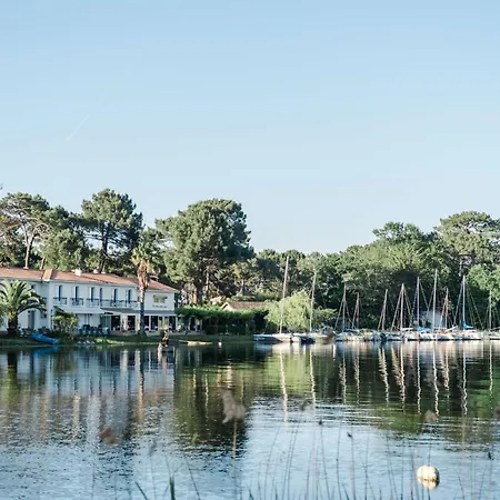 En Duplex Dans Avec Piscine A Plage Pour 5 Personnes
