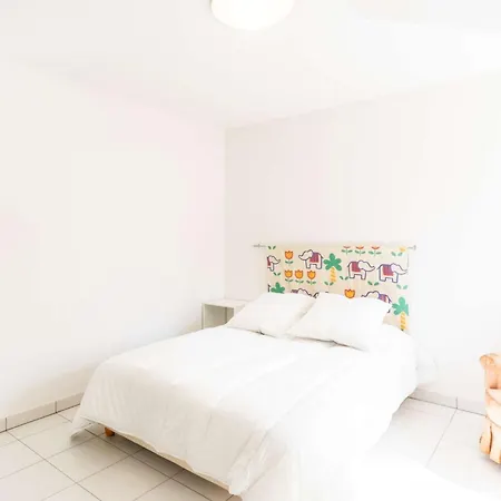 En Duplex Dans Avec Piscine A Plage Pour 5 Personnes *
